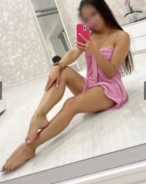 Uy qurilishi porno filmida rus onalar